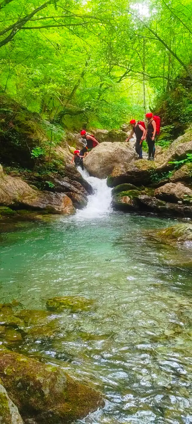 Rope descent in the canyon